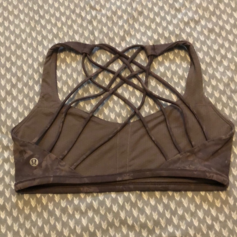 Lululemon free to be bra
